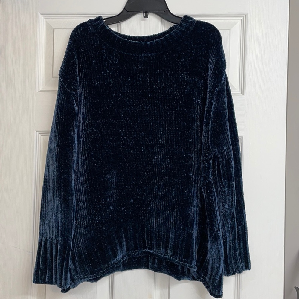 Max studio sweater